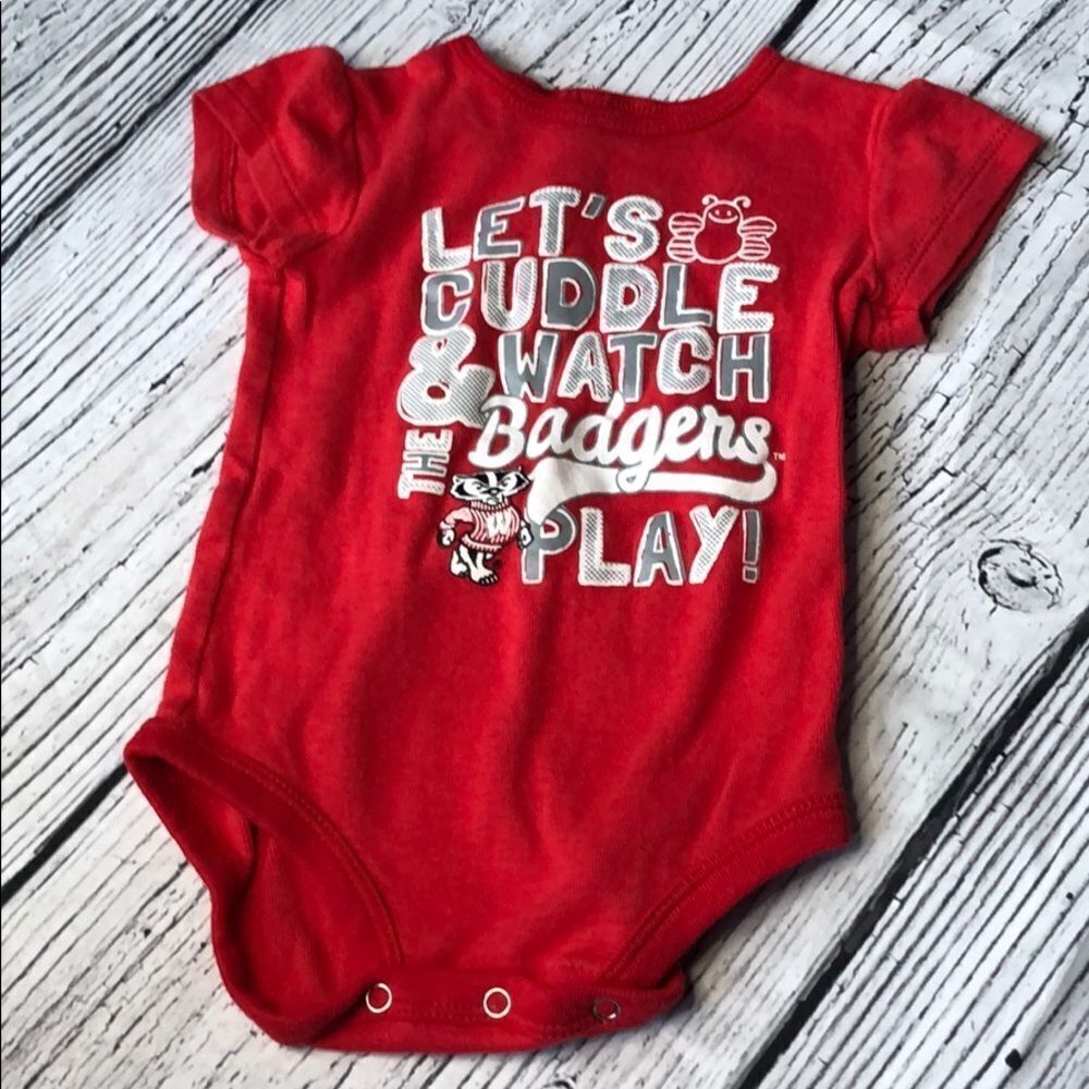 🍭*6/$30* Wisconsin Badgers Onesie - 9 mo